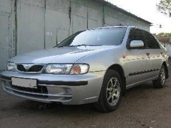 1999 Nissan Almera Pictures