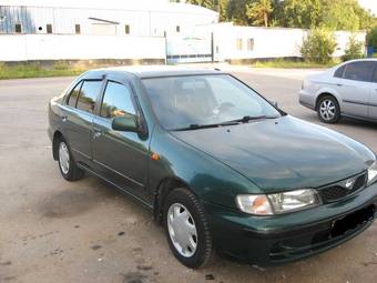 1999 Nissan Almera Pictures