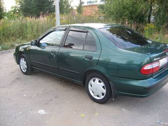 1999 Nissan Almera Photos