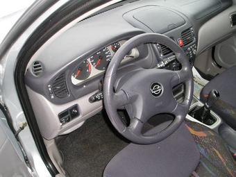 2000 Almera