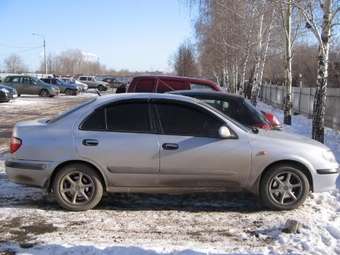 2000 Almera