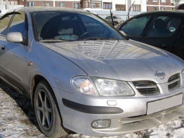 2000 Nissan Almera