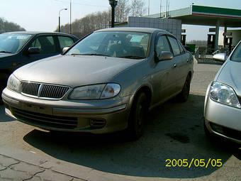 2000 Nissan Almera Photos