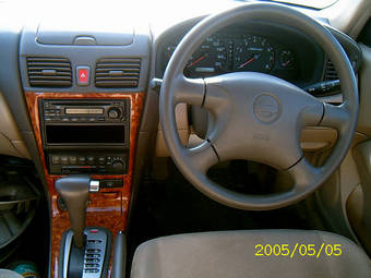 2000 Nissan Almera Pictures