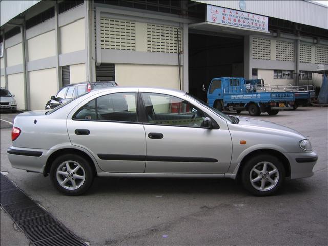 2000 Nissan Almera Pictures