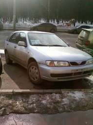 2000 Nissan Almera Pics