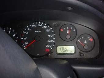 2000 Nissan Almera Pictures