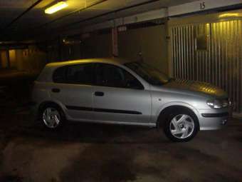 2000 Nissan Almera Photos