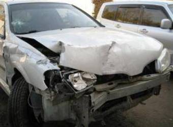 2000 Nissan Almera Pictures