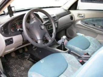2000 Nissan Almera Photos