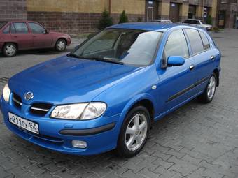 2000 Nissan Almera Pictures