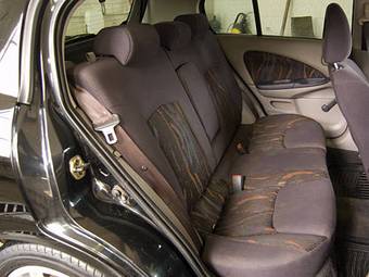 2000 Nissan Almera Pics