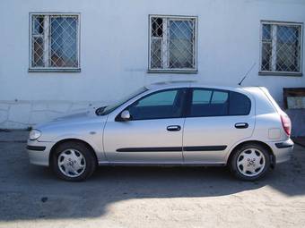 2000 Nissan Almera Pictures