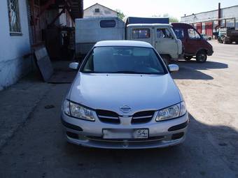 2000 Nissan Almera Photos