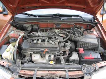 2000 Nissan Almera Pictures