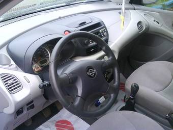 2000 Nissan Almera Wallpapers