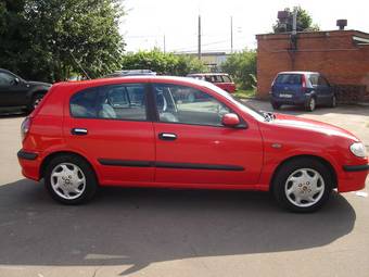 2000 Nissan Almera Photos