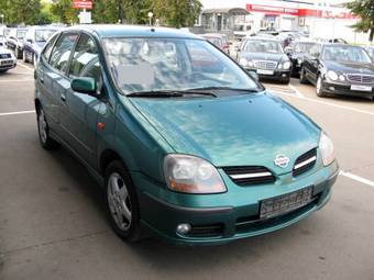 2000 Nissan Almera Photos