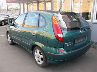 2000 Nissan Almera Photos