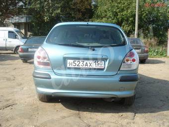 2000 Nissan Almera Pictures