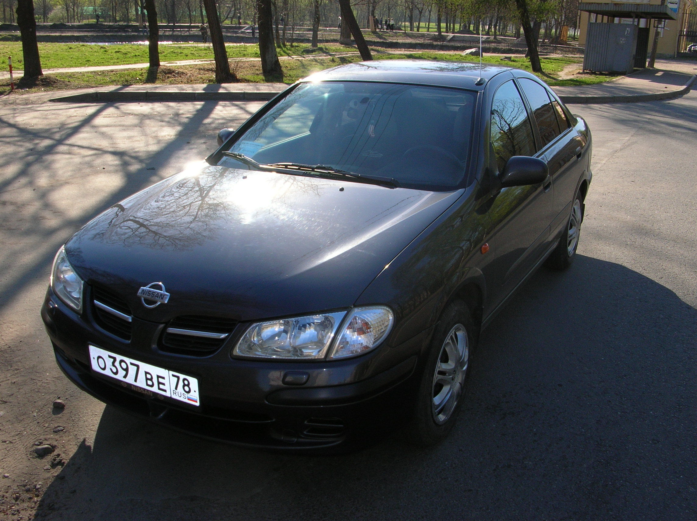 2001 Nissan Almera specs