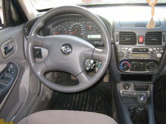 2001 Nissan Almera