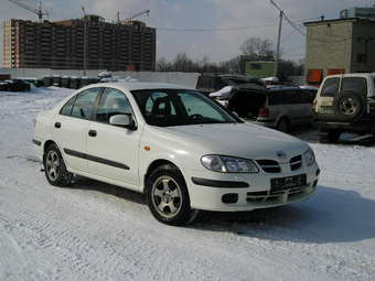 2001 Nissan Almera Photos
