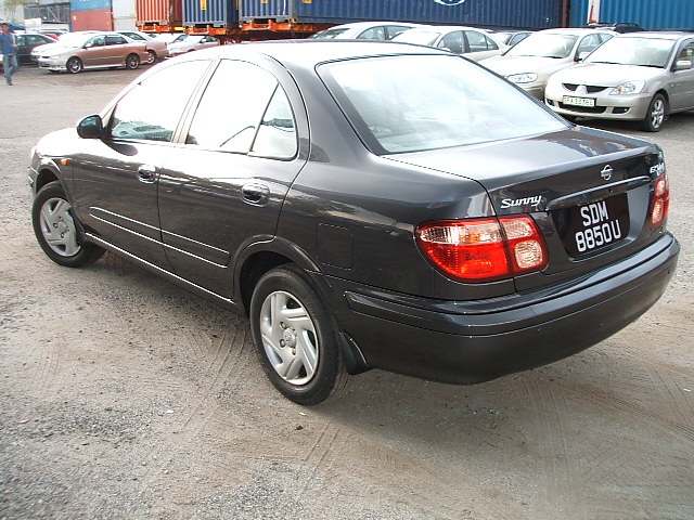 2001 Nissan Almera Photos