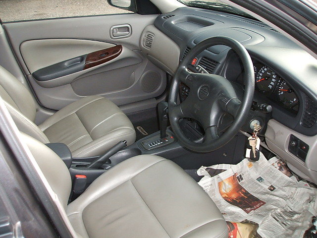 2001 Nissan Almera Pictures