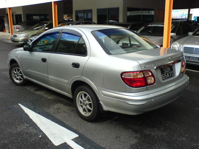 2001 Nissan Almera Pictures