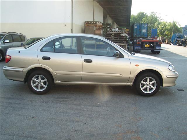 2001 Nissan Almera Pictures