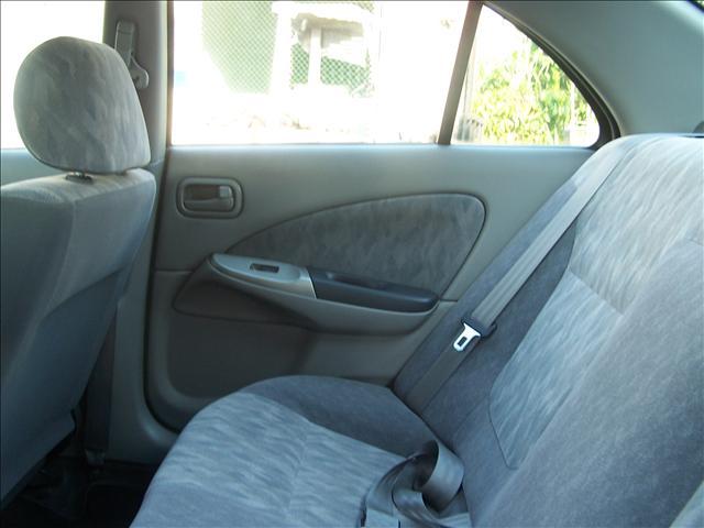 2001 Nissan Almera Wallpapers