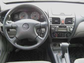 2001 Nissan Almera Pictures