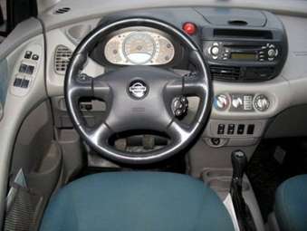 2001 Nissan Almera Photos