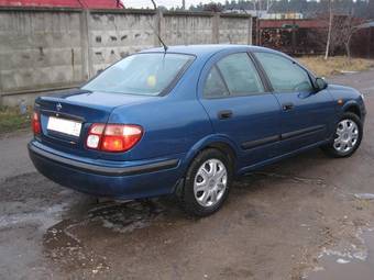 2001 Nissan Almera Photos