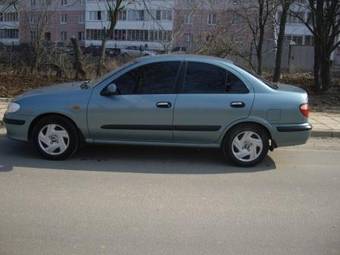 2001 Nissan Almera Pictures