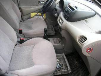 2001 Nissan Almera Images