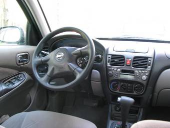 2001 Nissan Almera Pictures