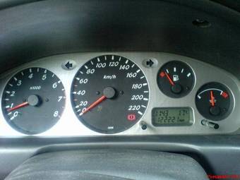 2001 Nissan Almera Photos