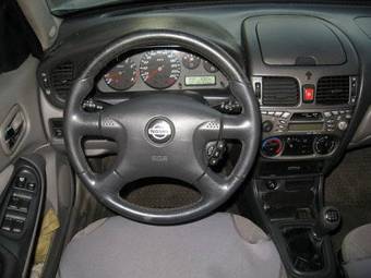 2001 Nissan Almera Pics