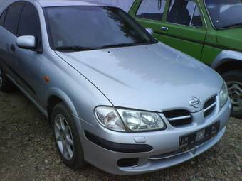 2001 Nissan Almera Photos