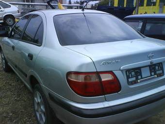 2001 Nissan Almera Photos