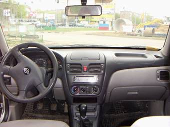 2002 Almera