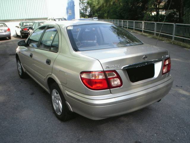 2002 Nissan Almera