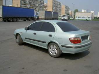 2002 Nissan Almera Photos
