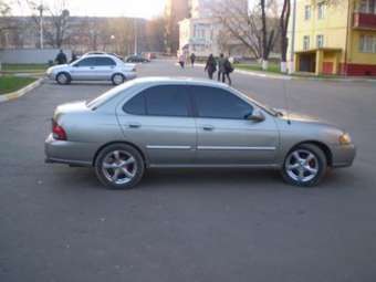 2002 Nissan Almera Photos