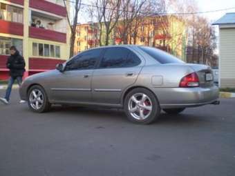2002 Nissan Almera Photos