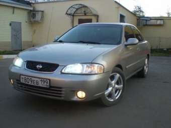 2002 Nissan Almera Photos