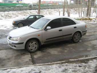 2002 Nissan Almera Pictures