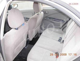 2002 Nissan Almera Pictures